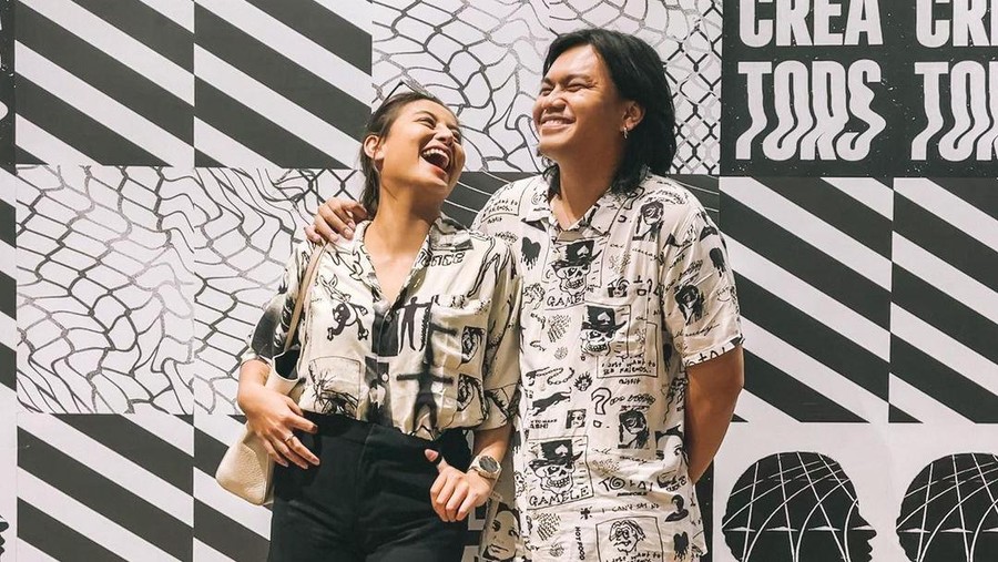 Rayakan Ultah, Awkarin Menangis Haru saat Dilamar Gangga