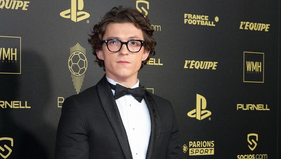 Tom Holland dan Zendaya menghadiri Ballon D'Or Awards di Paris, Perancis, Senin (29/11/2021) waktu setempat.