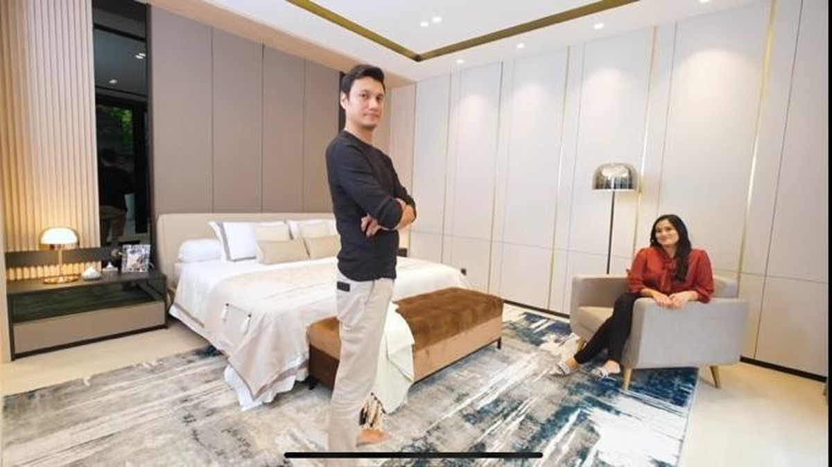 Rumah mewah baru impian Titi Kamal dan Christian Sugiono akhirnya selesai setelah dua tahun dibangun&period; Yuk intip potretnya&excl;
