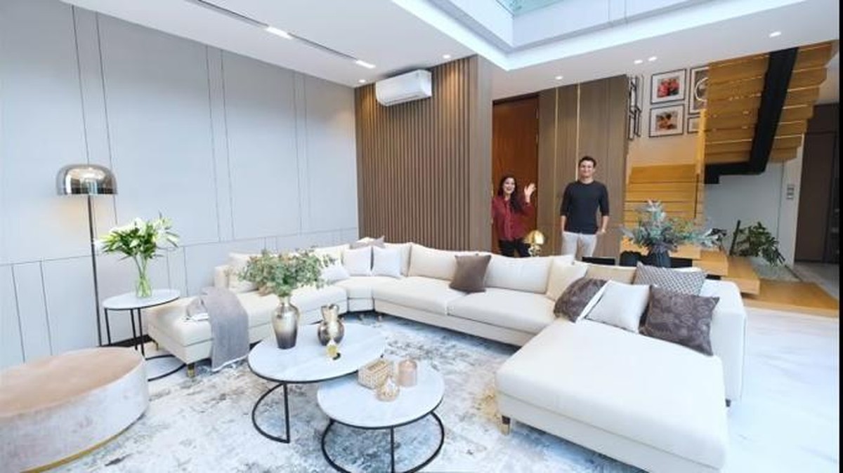 Rumah mewah baru impian Titi Kamal dan Christian Sugiono akhirnya selesai setelah dua tahun dibangun&period; Yuk intip potretnya&excl;
