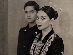 MUA Ini Beri Sentilan soal Dandanan Barbie Look di Riasan Adat Jawa