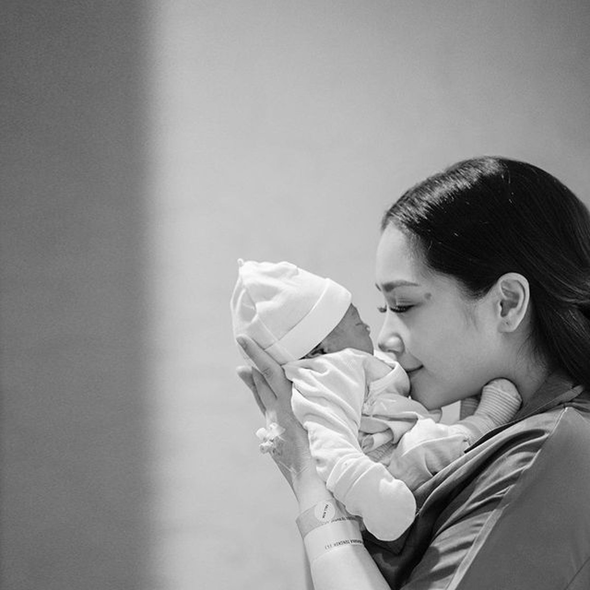 Potret Paras Baby Rayyanza Malik Ahmad Anak Ke-2 Raffi Ahmad & Nagita