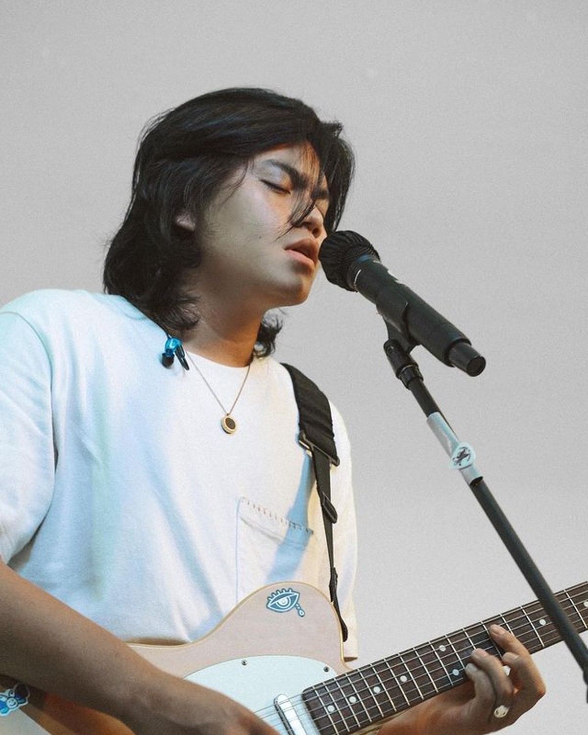 Awkarin baru saja membagikan kabar bahagianya dilamar sang kekasih&comma; Gangga Kusuma&period; Yuk kita intip potret Gangga&excl;