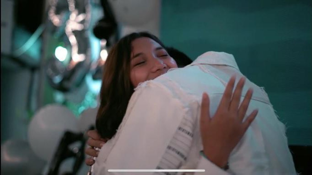 Vidi Aldiano melamar sang kekasih Sheila Dara Aisha di acara ulang tahunnya yang ke 31 pada Maret 2021 lalu&period; Yuk intip&excl;