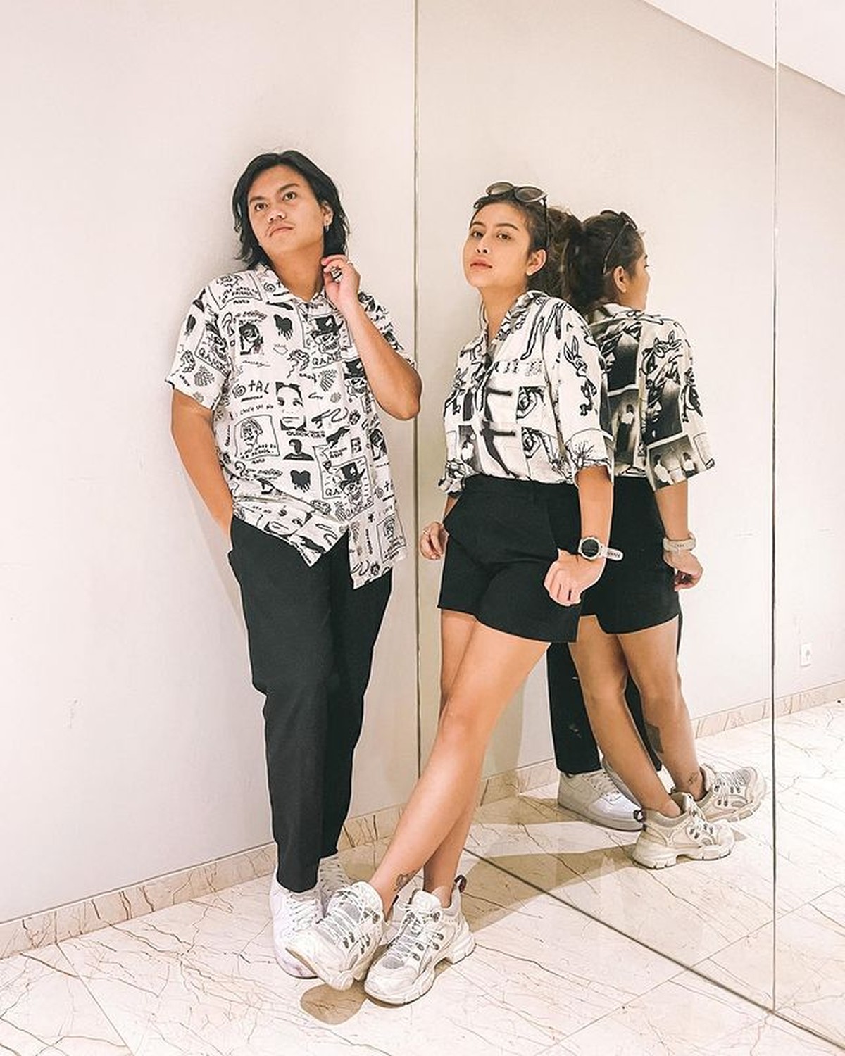 Awkarin baru saja mengumumkan kabar bahagia dilamar sang kekasih&comma; Gangga&period; Mereka pun jadi sorotan&comma; intip style kompak mereka&excl;