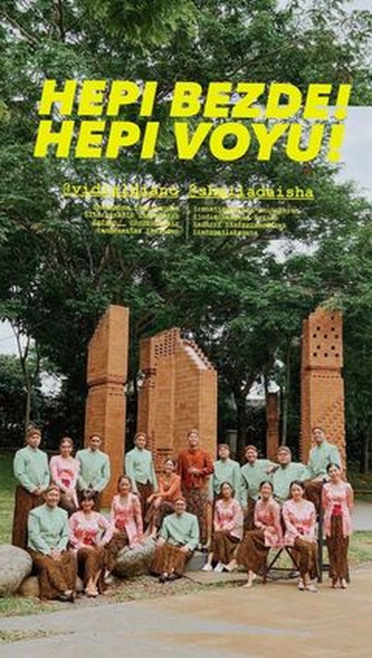 9 Momen Acara Tunangan Vidi Aldiano dan Sheila Dara Aisha Vidi Aldiano dan Sheila Dara Aisha gelar acara tunangan hari ini Rabu (1/11) secara tertutup. Yuk intip momennya!