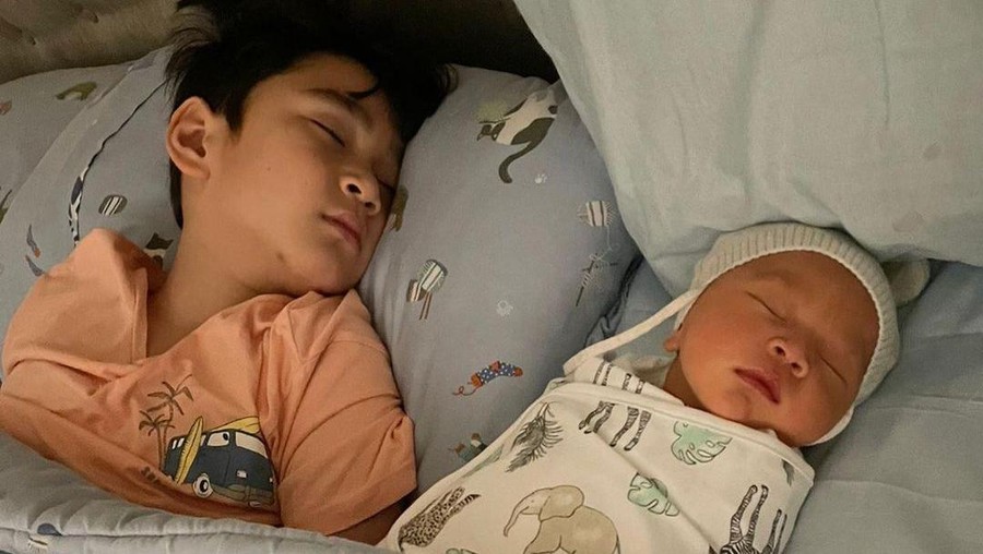 Bukti Tak Cemburu, Rafathar Siapkan Kado Manis untuk Rayyanza