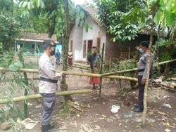 Calon Kades di Jember Blokir Jalan Dusun Gegara Kalah di Pilkades