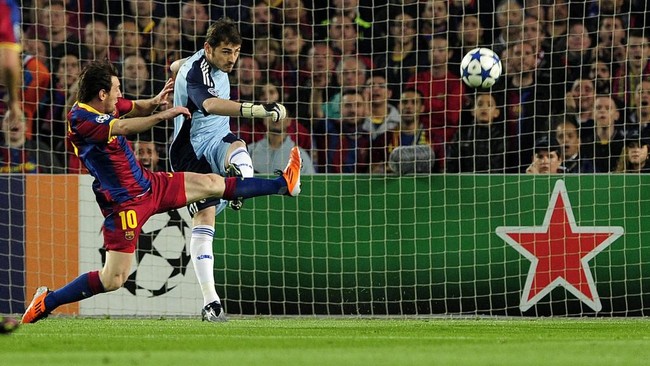 Legenda Real Madrid Iker Casillas mengungkapkan emosinya setelah mengetahui bintang PSG Lionel Messi menang Ballon d'Or 2021.