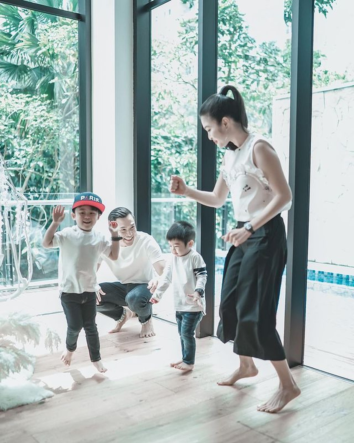 Harvey Moeis&comma; Suami Sandra Dewi baru saja merayakan ulang tahunnya yang ke 36&period; Yuk intip momen ultahnya&excl;