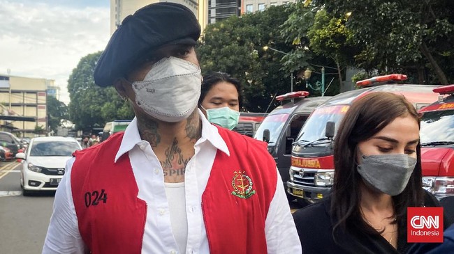 Adam Deni dituding meminta uang sejumlah Rp10 miliar ke Jerinx untuk mencabut laporan.