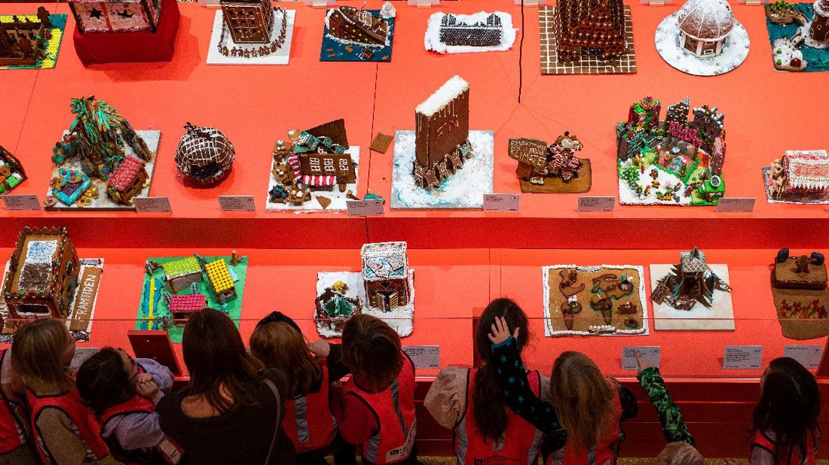 FOTO: Kreasi Unik Roti Jahe di Swedia: Tembok Berlin hingga Titanic
