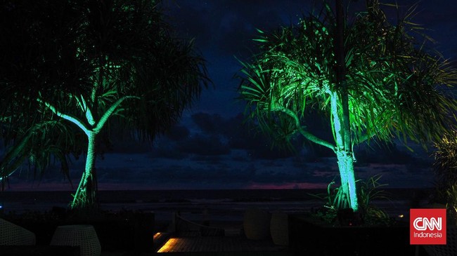 FOTO: Menyimak Keramaian Pantai Seminyak