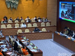 Kapasitas Angkutan Umum Saat Natal-Tahun Baru Dibatasi, Ada Check Point