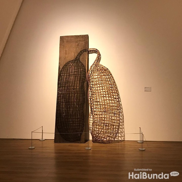 <p>Ada juga spot karya seni yang dibuat dengan bambu dan rotan nih, Bunda. Kalau ke Museum Macan, jangan sampai enggak berpose di seni yang satu ini, ya. (Foto: Dokumentasi Pribadi HaiBunda)</p>