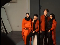 6 Maternity Shoot Duo Bumil Aurel Hermansyah & Lesti Kejora Bareng Suami