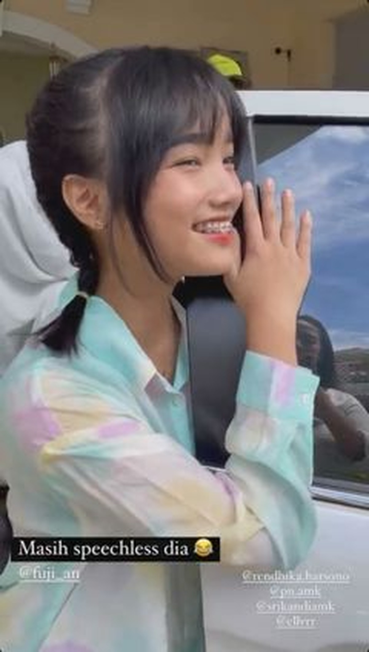 Fuji baru-baru ini mendapat hadiah mobil dari sahabat Vanessa karena ia tulus merawat Gala&period; Yuk intip momennya&excl;