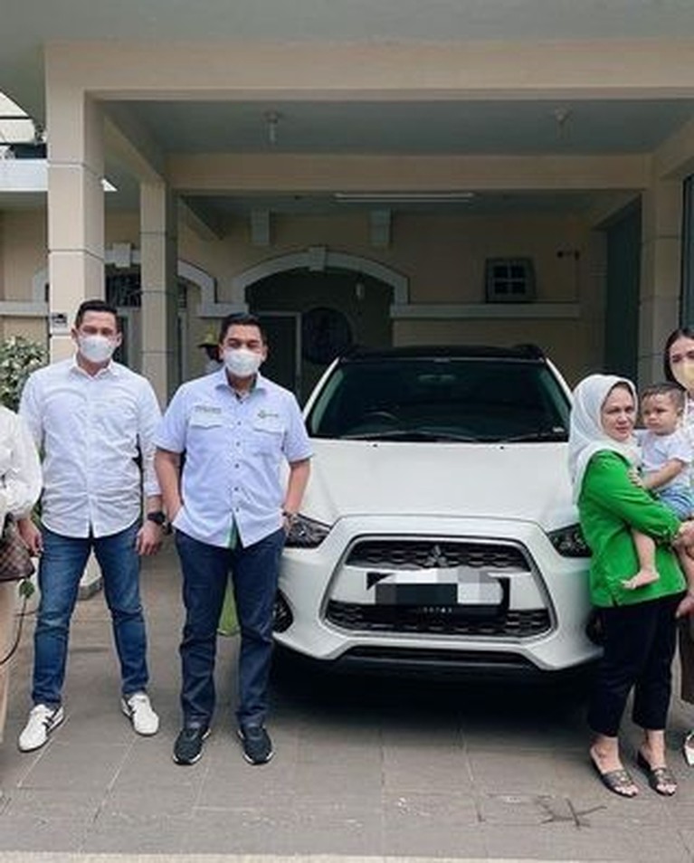 7 Momen Fuji Dapat Hadiah Mobil dari Sahabat Vanessa karena Tulus Rawat Gala Fuji baru-baru ini mendapat hadiah mobil dari sahabat Vanessa karena ia tulus merawat Gala. Yuk intip momennya!