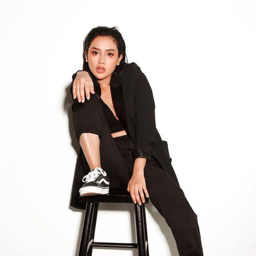 7 Potret Terbaru Cita Citata yang Disebut Beda & Wajah Diejek Aneh