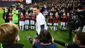 FOTO: Messi Tampil Lesu di PSG Usai Raih Ballon d'Or