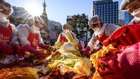 FOTO: Festival Membuat Kimchi Kembali Digelar di Seoul