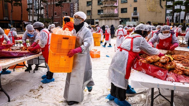 FOTO: Festival Membuat Kimchi Kembali Digelar di Seoul