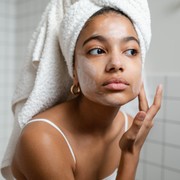 5 Cara Mudah Perbaiki Skin Barrier yang Rusak, Biar Nggak Gampang Jerawatan!