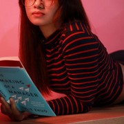 Mau Tahu Sifat Asli Seseorang? Lihat Saja dari Genre Buku Favoritnya!