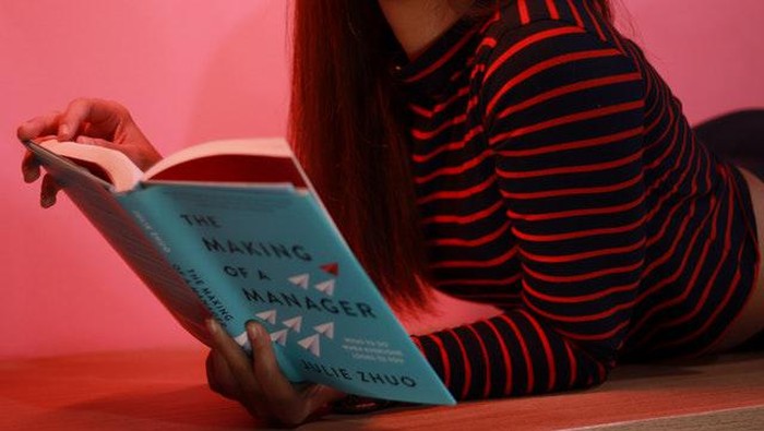 Mau Tahu Sifat Asli Seseorang? Lihat Saja dari Genre Buku Favoritnya!