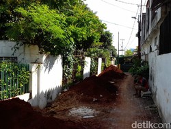detikcom Do Your Magic: Sudah 5 Hari, Tanah Sumur Resapan Pasar Minggu Belum Diangkut