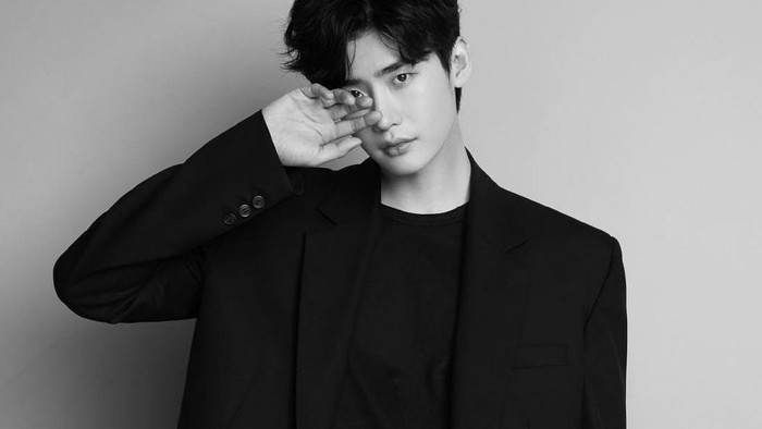 Simak Jumlah Kekayaan Lee Jong Suk, Aktor Korea Papan Atas dan Kekasih IU