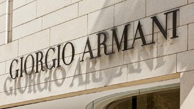 Kasus Covid Eropa, Giorgio Armani Batalkan Show
