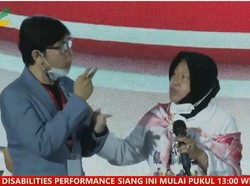 Alasan Risma Paksa Tunarungu Bicara di Hari Disabilitas 2021