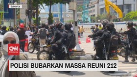 VIDEO: Polisi Bubarkan Massa Reuni 212