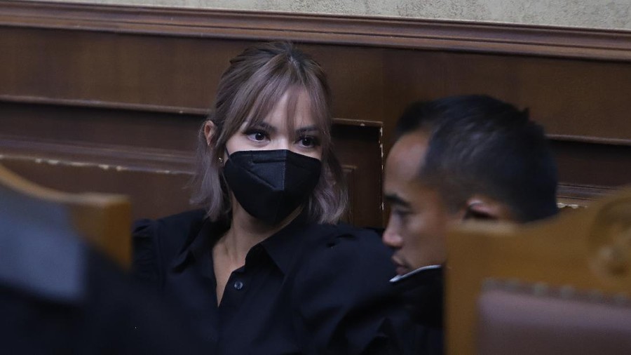 Nia Ramadhani dan Ardi Bakrie Nia Ramadhani dan Ardi Bakrie