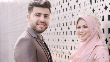 PERTEMUAN DENGAN WANITA JEMBER