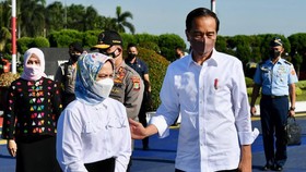 Jokowi Blusukan ke Rumah Warga Bali Malam-malam, Beri Bantuan Rp2 Juta