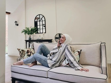 7 Potret Pose Putri Anne Istri Arya Saloka di Rumah Baru Bergaya Farmhouse
