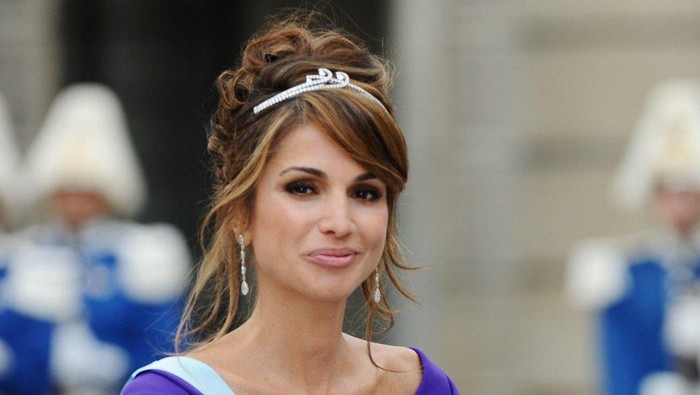 Intip Koleksi Tiara Mewah Milik Ratu Rania dari Yordania