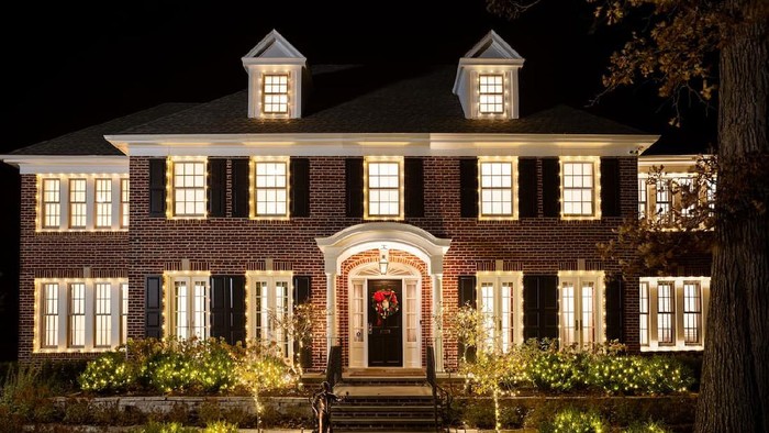 Asyik! Kini Kamu Bisa Menginap di Rumah Ikonik dari Film Home Alone, Tertarik?