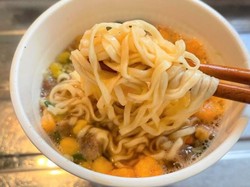 Sayang Kalau Dibuang, Sisa Kuah Mie Instan Bisa Diolah Jadi Saus Es Krim