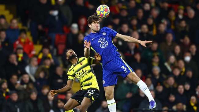 Marcos Alonso jadi salah satu bintang dalam pertandingan Watford vs Chelsea di Vicarage Road, Kamis (2/12) dini hari waktu Indonesia.