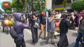 VIDEO: Momen TNI-Polri Bubarkan Massa Reuni 212