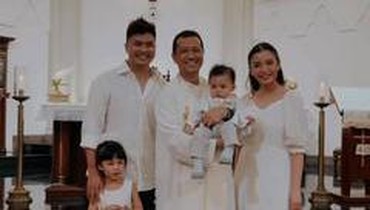 img-title 15 Artis Indonesia Beragama Katolik, Ada yang Sudah Mualaf
