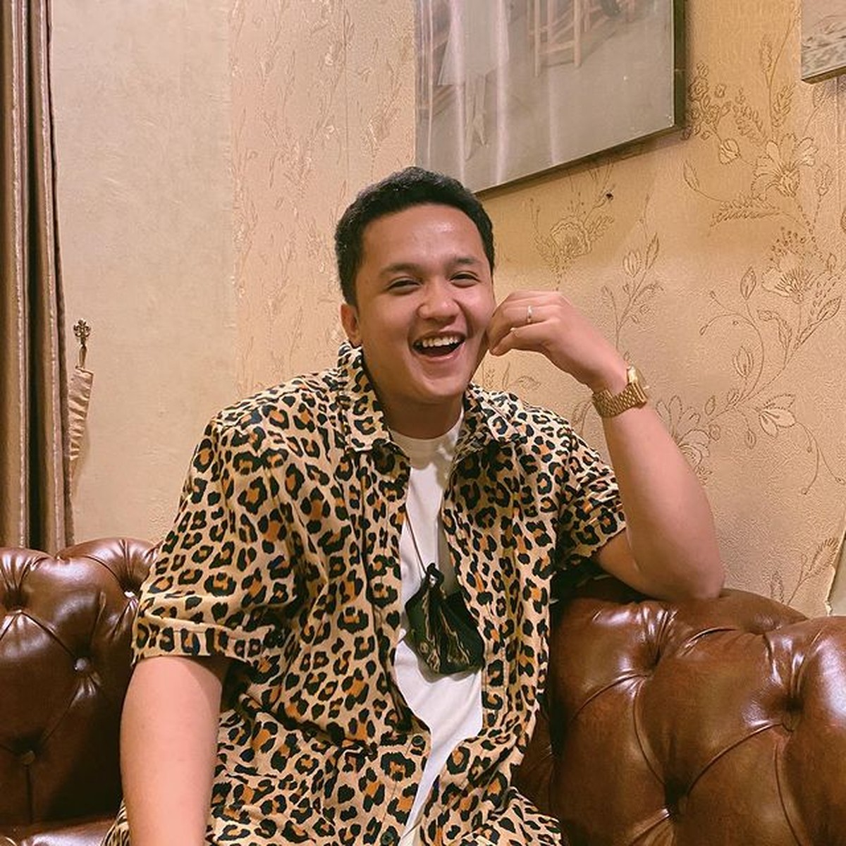 Zara Adhisty terlihat sedang dekat dengan pria bernama Abimanyu Bhakti yang ternyata sepupu Risa Saraswati&period; Yuk intip&excl;