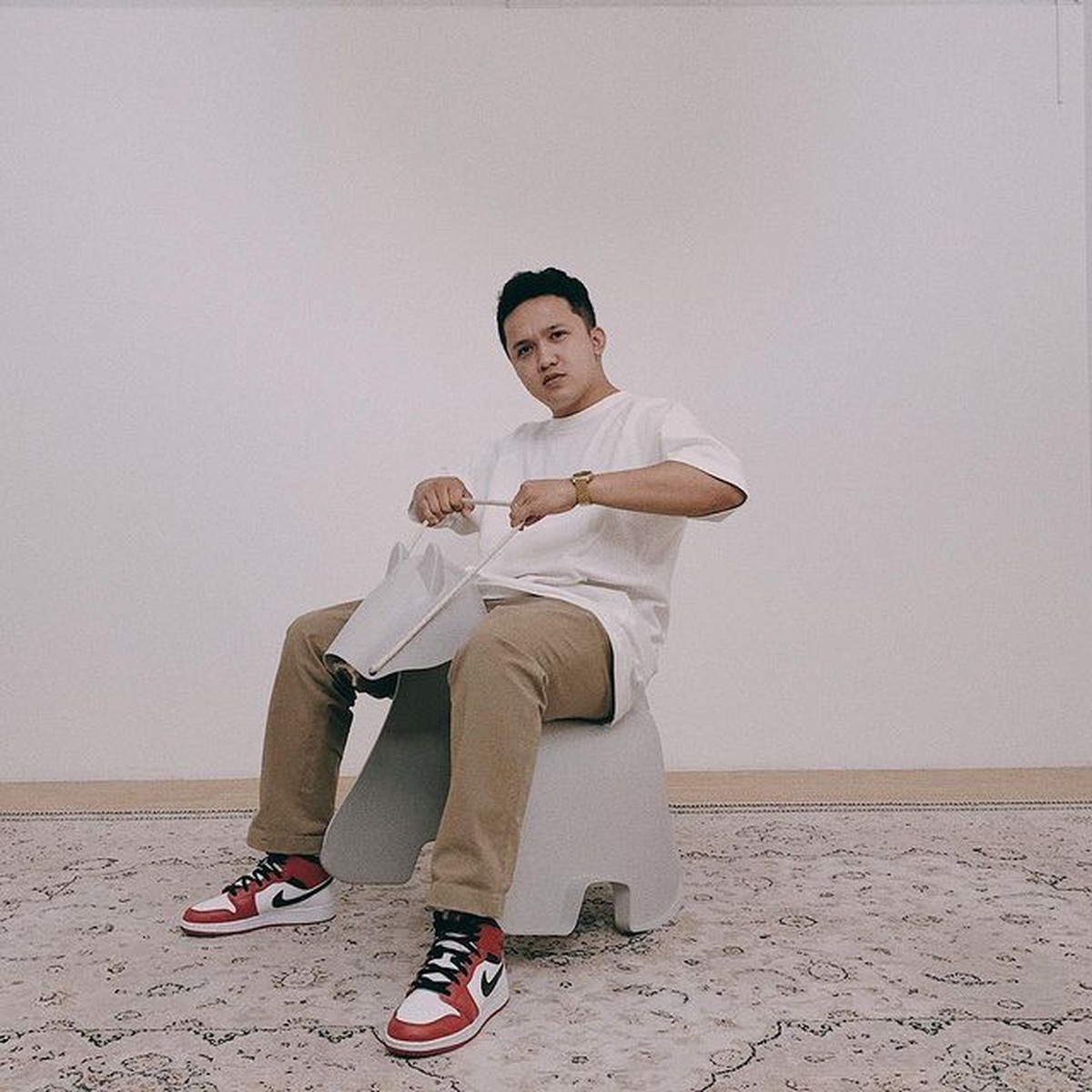 Zara Adhisty terlihat sedang dekat dengan pria bernama Abimanyu Bhakti yang ternyata sepupu Risa Saraswati&period; Yuk intip&excl;