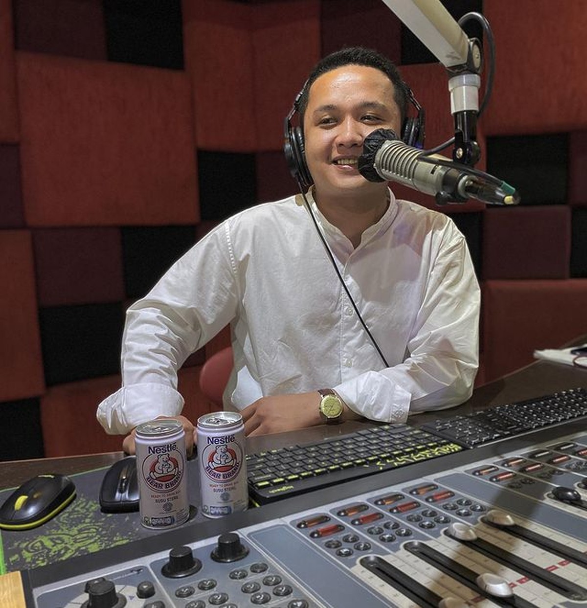 Zara Adhisty terlihat sedang dekat dengan pria bernama Abimanyu Bhakti yang ternyata sepupu Risa Saraswati&period; Yuk intip&excl;