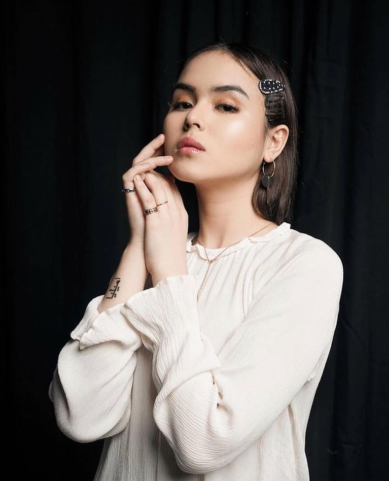 8 Potret Laura Anna yang Lumpuh Usai Kecelakaan dengan Gaga Muhammad Laura Anna tuntut mantan kekasihnya Gaga Muhammad usai kecelakaan 2 tahun lalu yang menyebabkan ia lumpuh total. Yuk intip potretnya!