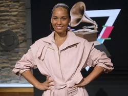 Jubah Alicia Keys di Met Gala 2022 Dituding Jiplak Karya Desainer Malaysia