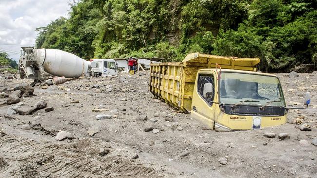 Lahar Hujan Merapi, Sleman Tetapkan Status Tanggap Darurat Bencana Pemkab Sleman menetapkan status tanggap darurat bencana menyusul kejadian lahar hujan Gunung Merapi.